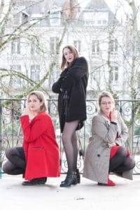 Portrait de famille mère et filles shooting famille extérieur lumière naturelle photographe tours photographe grossesse tours studio photo tours photographe mariage tours