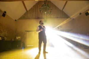 couple mariés ouverture de bal soirée robe bouquet chignon photographe tours photographe grossesse tours studio photo tours photographe mariage tours