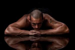 homme musclé culturiste nu artistique studio photographe tours photographe grossesse tours studio photo tours photographe mariage tours