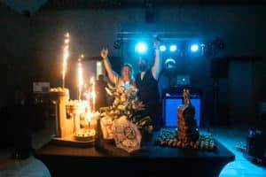 entrée des mariés ouverture de bal soirée cotillons arrivée du gateau pièce montée photographe tours photographe grossesse tours studio photo tours photographe mariage tours