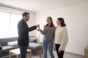 agent immobilier vente location maison appartement remise clés clients acheteurs photographe tours photographe grossesse tours studio photo tours photographe mariage tours